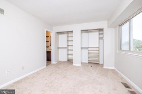 11 Liborio Ln, New Castle DE 19720-4653 exterior