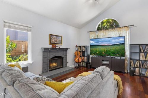 1840 Ivanhoe Ave, Oxnard CA  93030-8732 exterior