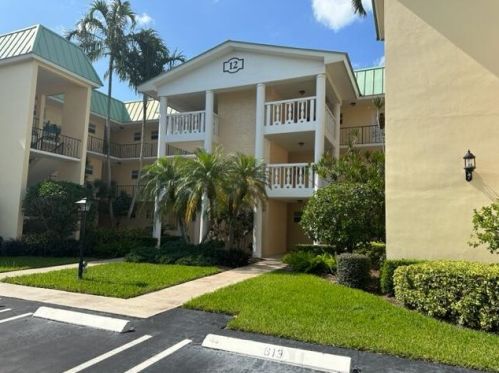 12 Colonial Club Dr, Boynton Beach, FL 33435-8341