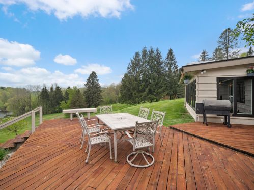 6613 Hartlaub Lk Rd, Manitowoc WI 54220-8845 exterior