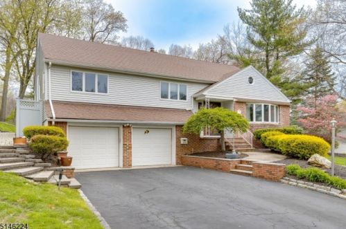 278 Ravenswood St, Mountainside NJ  07092-1360 exterior
