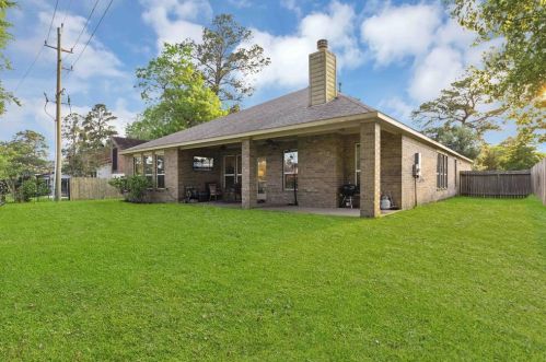 8118 12 Fairway Ln, Humble TX 77346-1716 exterior