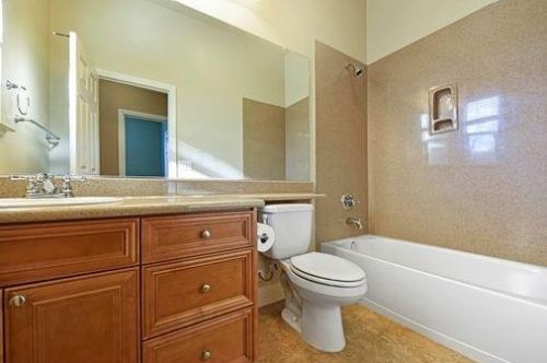 2110 Fenceline Dr, Folsom CA exterior