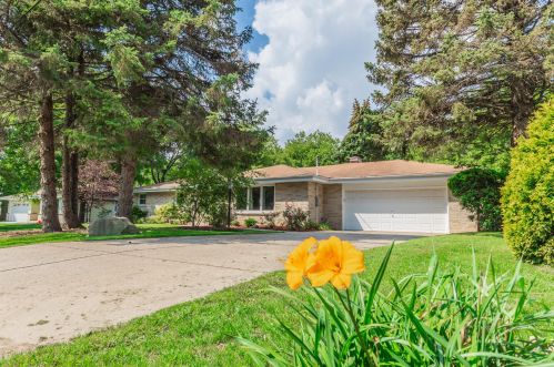 4605 72nd St, Milwaukee, WI 53220-3803