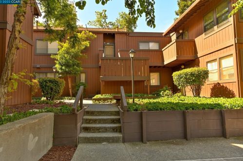 889 Camelback Pl, Concord CA 94523-1225 exterior