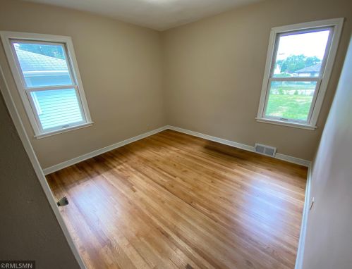 1629 Hazel St, Saint Paul MN 55119-4231 exterior