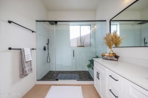 6561 Shadow Bluff Dr, Tucson AZ  85704-6950 exterior