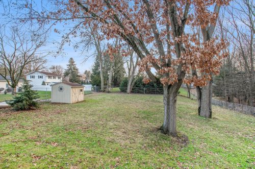 6129 Old Log Trl, Kalamazoo MI  49009-8032 exterior