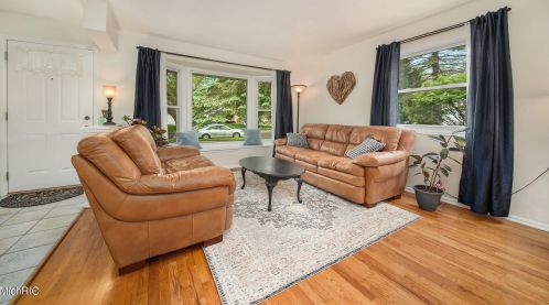 6317 Hampton St, Kalamazoo, MI 49024-2529