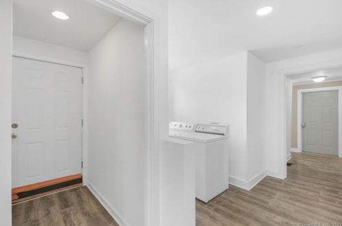 37 Commerce Ave, Killingly CT 06239-2804 exterior