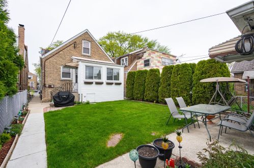 2931 Meade Ave, Chicago IL 60634-1522 exterior