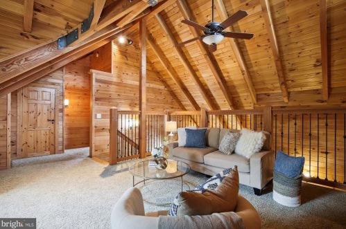 3432 Memorial St, Alexandria VA 22306-1548 exterior