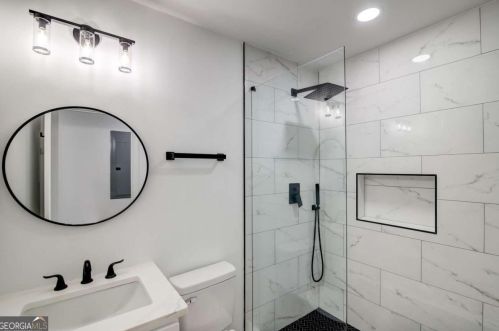 2006 Lisbon Dr, Atlanta GA 30310-4920 exterior