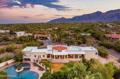 4678 Coachlight Ln, Tucson, AZ 85718-6934