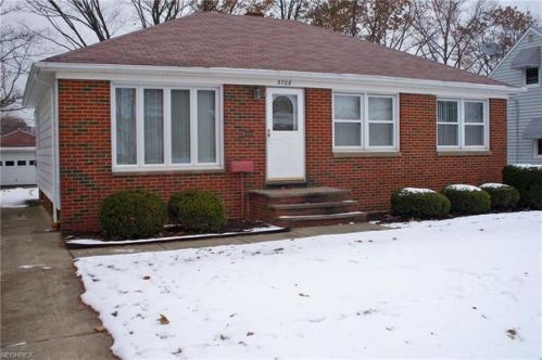 3708 Park Dr, Cleveland, OH 44134-4653