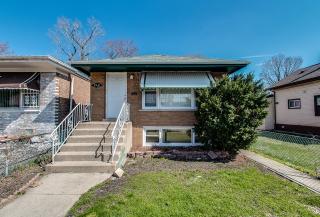 7941 Essex Ave, Chicago IL  60617-1213 exterior