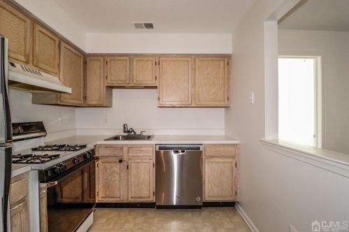 1737 Waterford Dr, Edison NJ  08817-1909 exterior