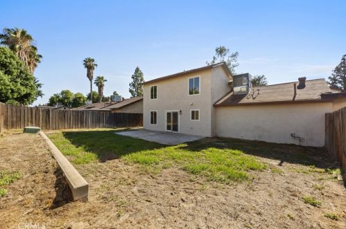 5804 Cedar Gln Ln, Bakersfield CA 93313-3345 exterior