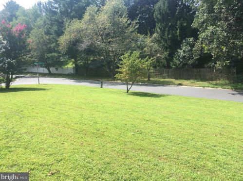 11901 Ambleside Dr, Rockville MD 20854-2112 exterior