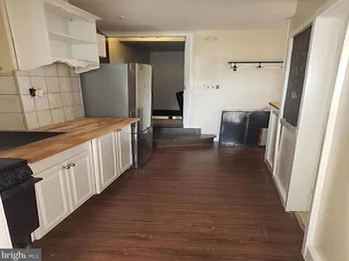 324 18 St, Philadelphia PA 19140-1014 exterior