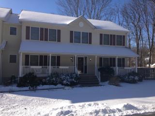 178 Union Ave, Bloomingdale NJ  07403-1927 exterior