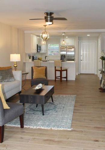 21 High Point Cir, Naples, FL 34103-4280