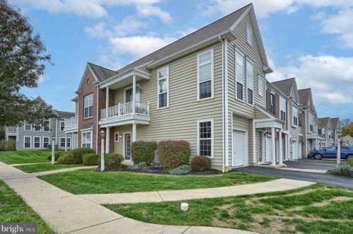 612 Darby Ct, Hummelstown, PA 17036-7202