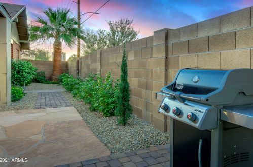 2545 9th St, Phoenix AZ 85014-5070 exterior