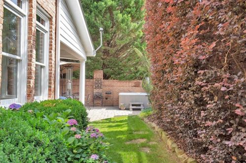 1233 Austin Gln Dr, Atlanta GA 30338-3233 exterior