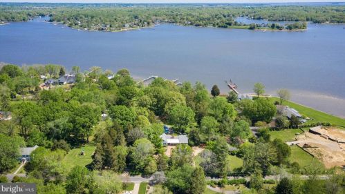 1533 Widows Mite Rd, Edgewater MD 21037-2131 exterior