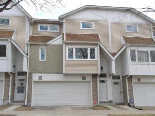 2061 Morse Ave, Chicago IL  60645-2930 exterior