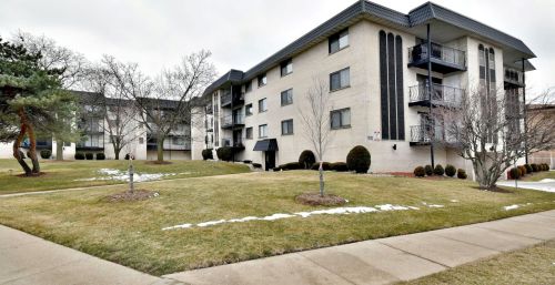 6950 Forest Preserve Dr, Chicago IL  60706-1323 exterior