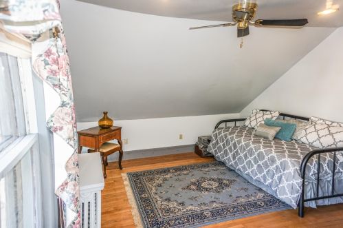 3142 Pine Ave, Milwaukee WI 53207-2816 exterior