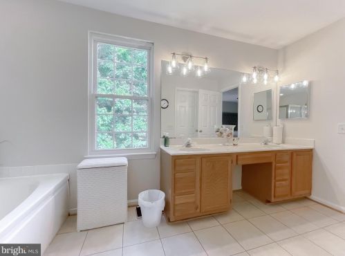 900 Chatsworth Dr, Accokeek MD 20607-2056 exterior