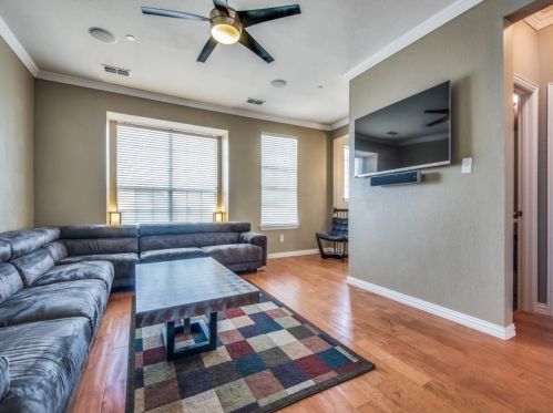 1355 Chase Ln, Irving TX  75063-3421 exterior