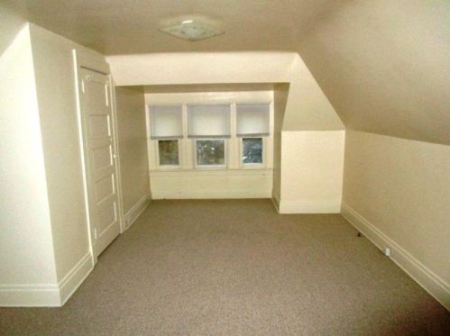 36 Lehigh Ave, Pittsburgh PA 15229-1556 exterior