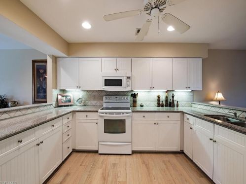 4024 Crayton Rd, Naples FL 34103-3576 exterior