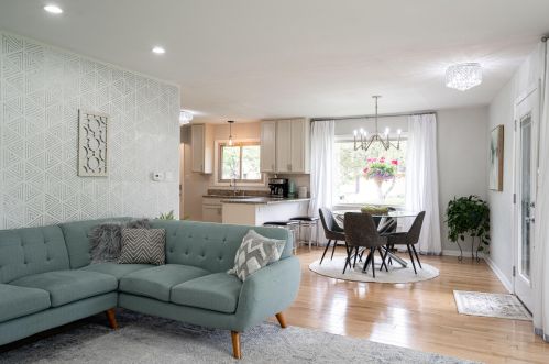 8934 Seneca Rd, Milwaukee WI 53217-2331 exterior