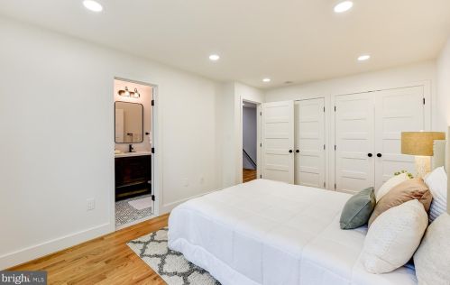 1427 Parkwood Pl, Washington DC  20010-3218 exterior