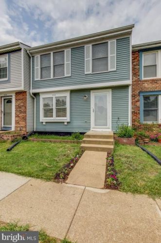 8316 Claremont Woods Dr, Alexandria VA  22309-1895 exterior