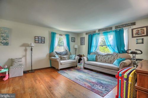 2306 Hancock Dr, Lancaster, PA 17601-2818