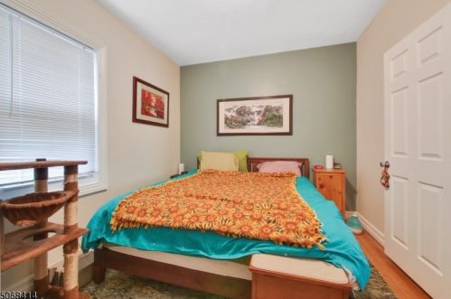 35 Claremont Ave, Montclair NJ 07042-3706 exterior