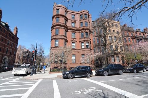 239 Commonwealth Ave, Boston MA exterior