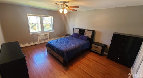 32 Woodedge Ave, Edison NJ exterior