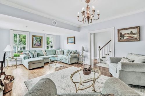 6 Crockett St, Norwalk CT 06853-1611 exterior