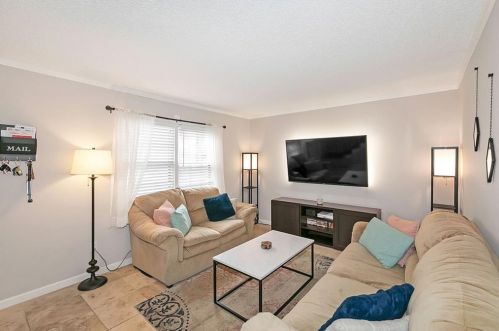 161 Lablanc Way, Atlanta GA  30327-1082 exterior