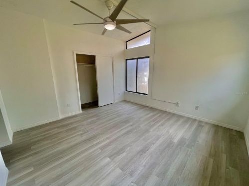 527 Broxburn Ave, Tampa FL  33617-7823 exterior