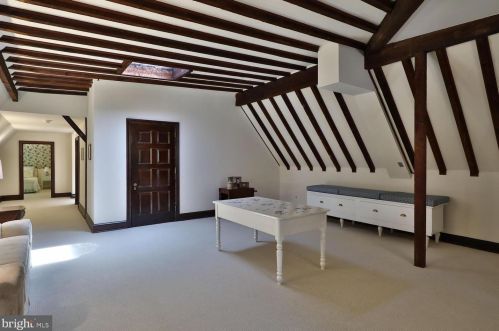 455 Chestnut Hill Ave, Philadelphia PA 19118-2712 exterior