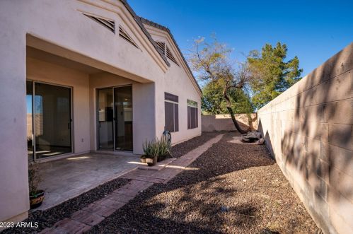 6811 39th Pl, Phoenix AZ  85042-6202 exterior