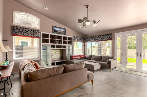 1709 Cathedral Rock Dr, Phoenix AZ 85048-8909 exterior